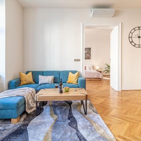Appartamento Stylish Luxury Flat In Old Town Bratislava Esterno foto