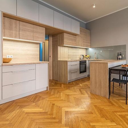 Appartamento Stylish Luxury Flat In Old Town Bratislava Esterno foto