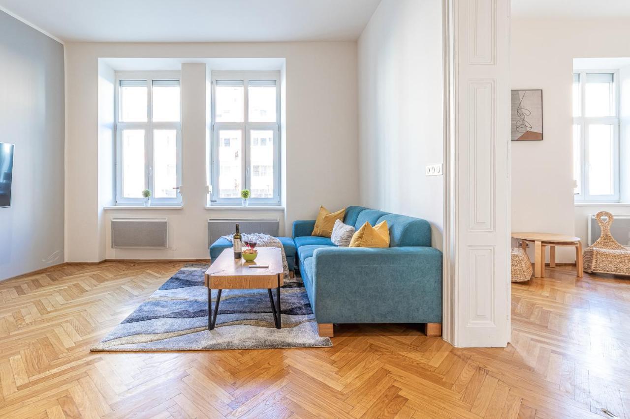 Appartamento Stylish Luxury Flat In Old Town Bratislava Esterno foto