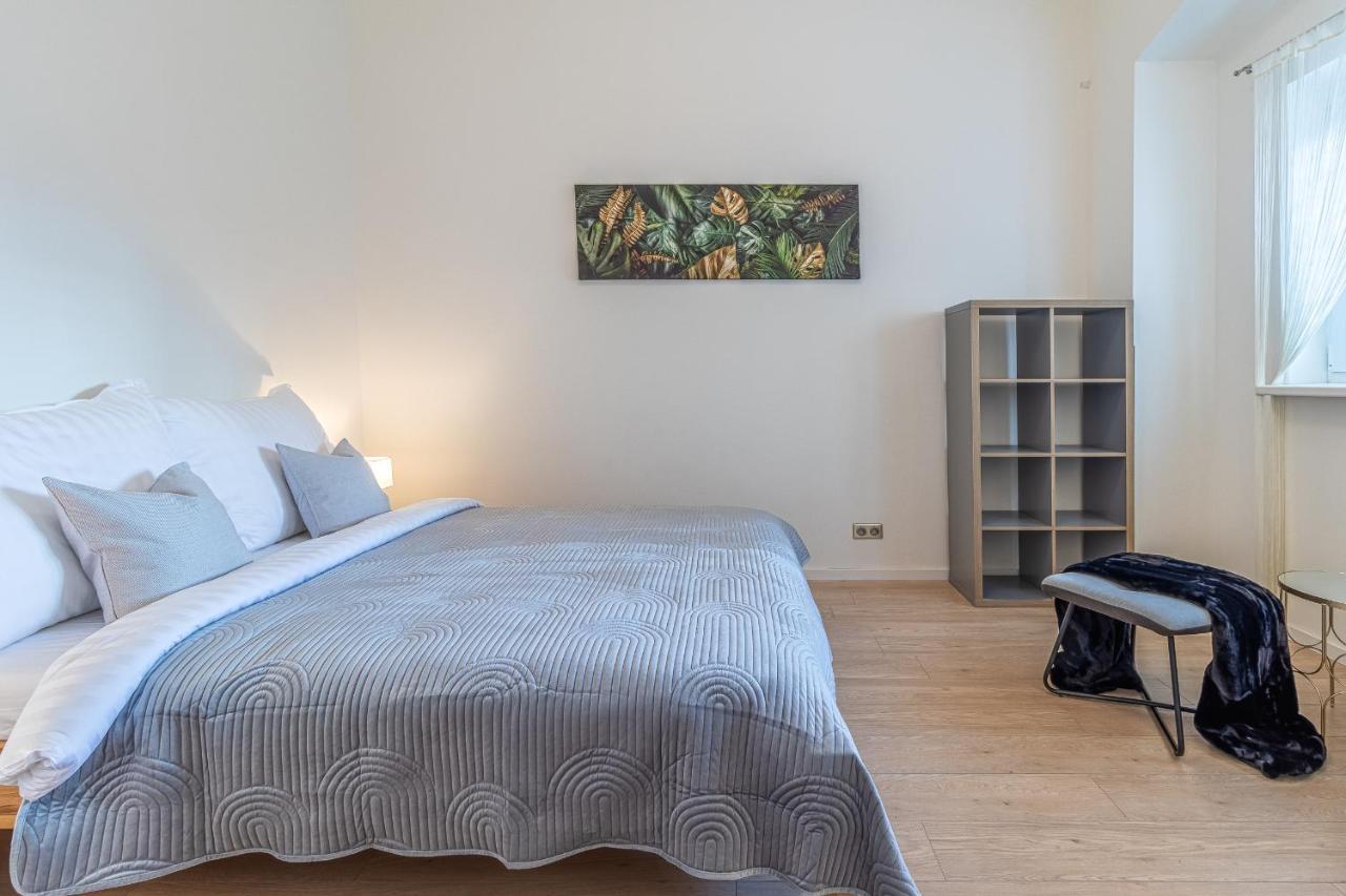 Appartamento Stylish Luxury Flat In Old Town Bratislava Esterno foto