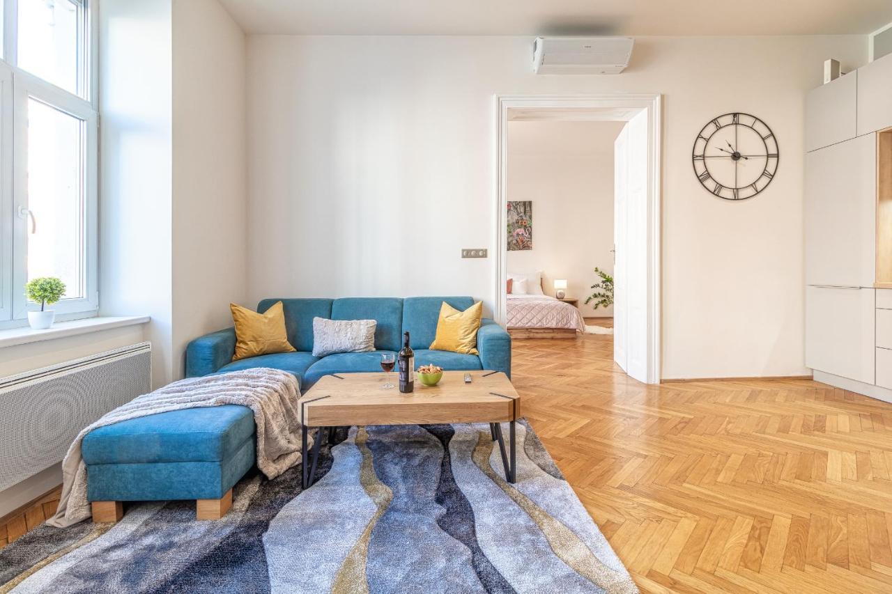 Appartamento Stylish Luxury Flat In Old Town Bratislava Esterno foto