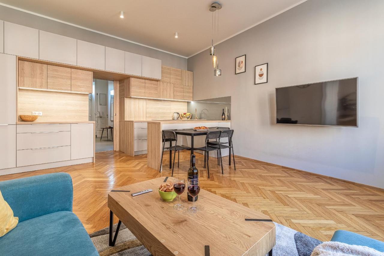 Appartamento Stylish Luxury Flat In Old Town Bratislava Esterno foto